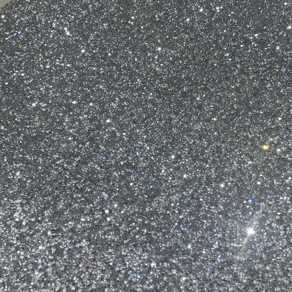 Sparkles Diamond Round Luminous Silver Placemat - Picture 2 of 3